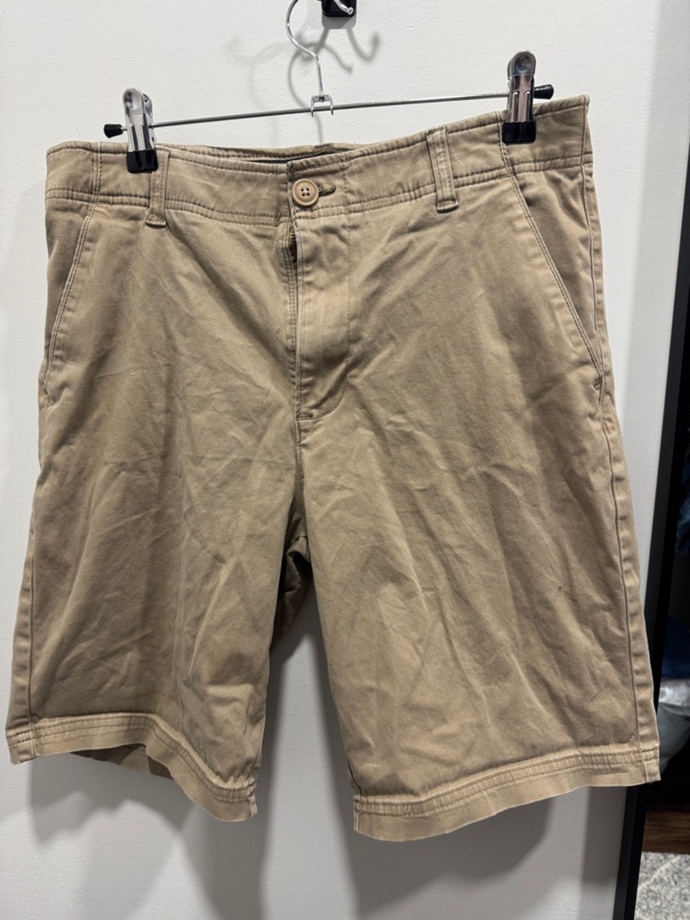 Lee Men's Flat Front Tan Shorts